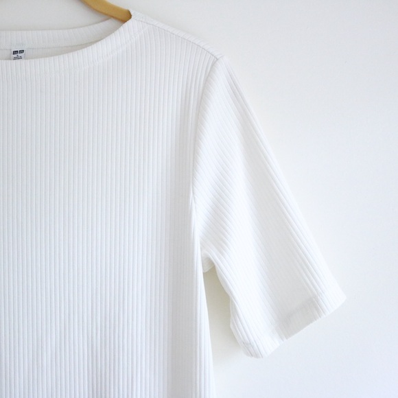 Uniqlo White Ribbed Half Sleeve Tee Shirt - Picture 2 of 6